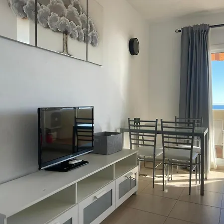 아파트 Benalbeach Frontline By Benalsuites - Sea View *