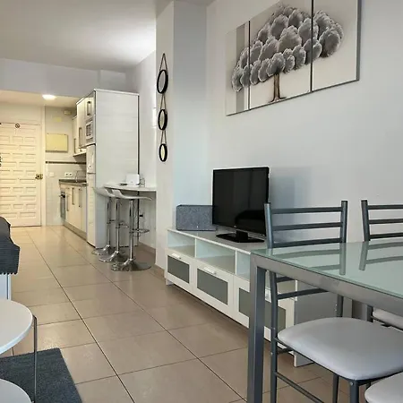 Апартаменты Benalbeach En La Playa *